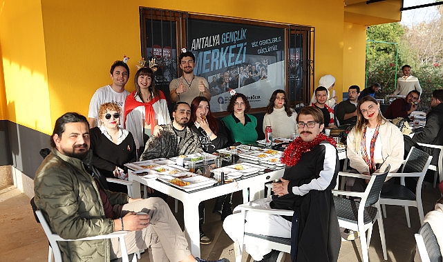 Atatürk Parkı’ndaki Gençlik Merkezi gençlerin yeni buluşma noktası oldu – Haber Şafak