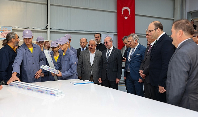 Başkan Pekyatırmacı, “Yıl boyunca hemşehrilerimizin yaşam standartlarını yükseltmek adına ihtiyaç duyulan her alanda hizmetler üretip yatırımlar yaptık” dedi.- Haber Şafak