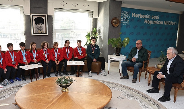 Başkan Şadi Özdemir başarılı sporcuları ağırladı- Haber Şafak
