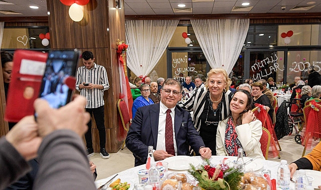 Başkan Tugay huzurevi sakinleri ile bir araya geldi- Haber Şafak