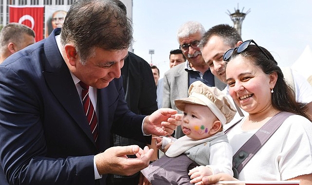 Başkan Tugay vadetti, uyguladı, yüzler güldü İzmirli kadınların “Anne Kart” mutluluğu- Haber Şafak