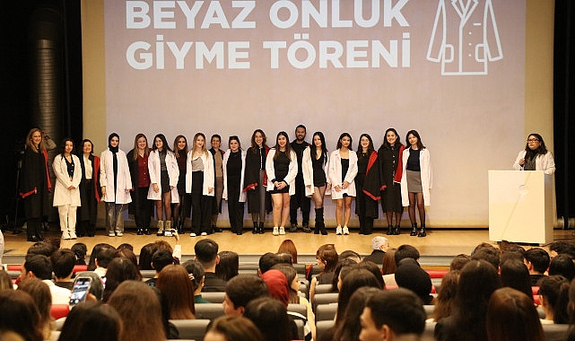 BİLGİ Sağlık öğrencileri beyaz önlüklerini giyerek mesleğe ilk adımlarını attı- Haber Şafak