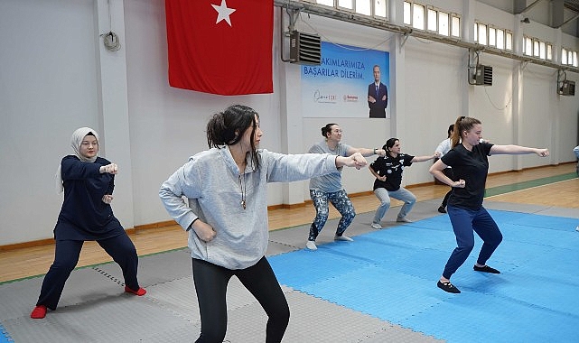 Bornova’da kadına karşı şiddetle mücadeleye destek- Haber Şafak
