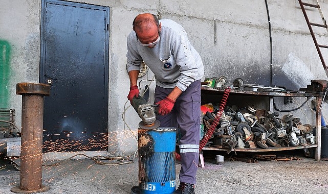 Çöp konteynerleri ve kovaları yenileniyor- Haber Şafak