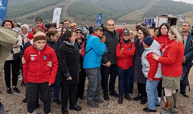 Engelli izciler, fidanları toprakla buluşturdu- Haber Şafak