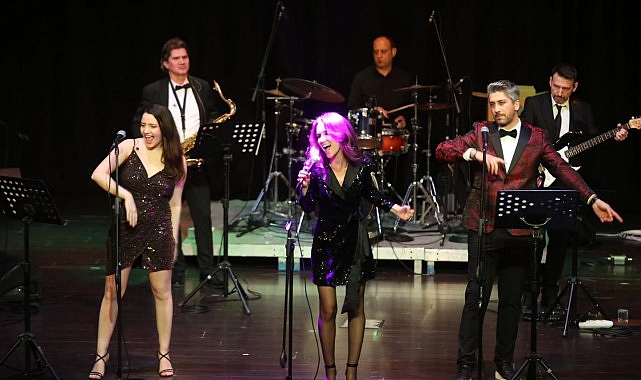 Güzelbahçeliler yeni yıl konseriyle coştu- Haber Şafak