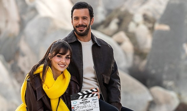 Hande Erçel ve Barış Arduç’un başrollerinde yer aldığı ‘Aşkı Hatırla’ dizisi çok yakında Disney+’ta!- Haber Şafak