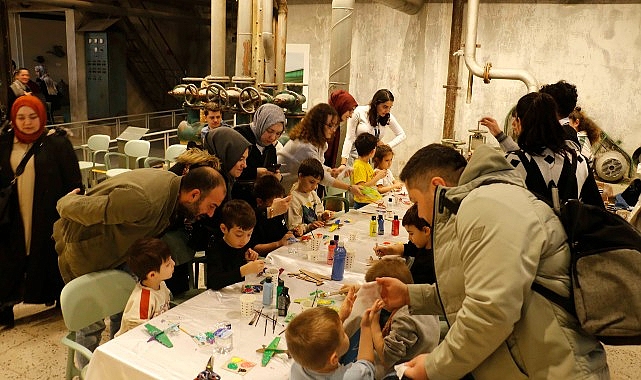 Kağıt uçaklar birincilik için yarıştı- Haber Şafak