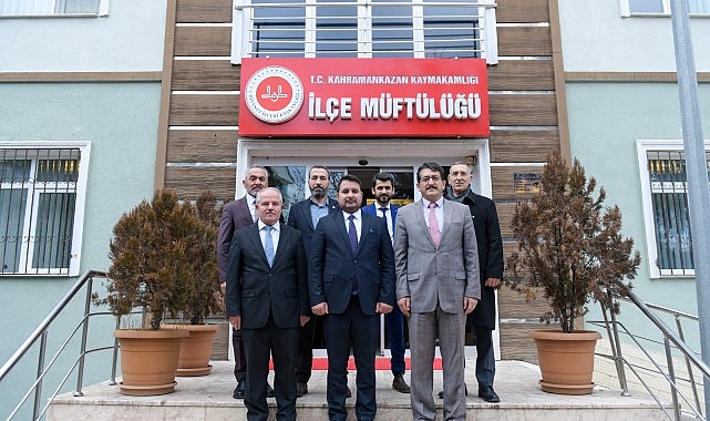 Kahramankazan Belediye Başkanı Selim Çırpanoğlu, Kahramankazan İlçe Müftüsü olarak atanan Abdullah Yalman’ı ziyaret etti.- Haber Şafak