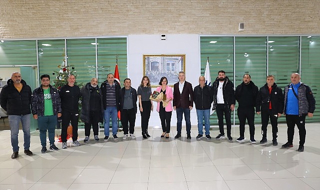 Karabağlardaki amatör spor kulüplerinden Başkan Kınay’a teşekkür ziyareti- Haber Şafak