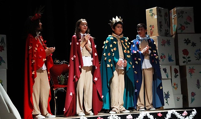 Karşıyaka Belediye Tiyatrosu ‘Çiçek Prenses’i seyirciyle buluşturdu- Haber Şafak