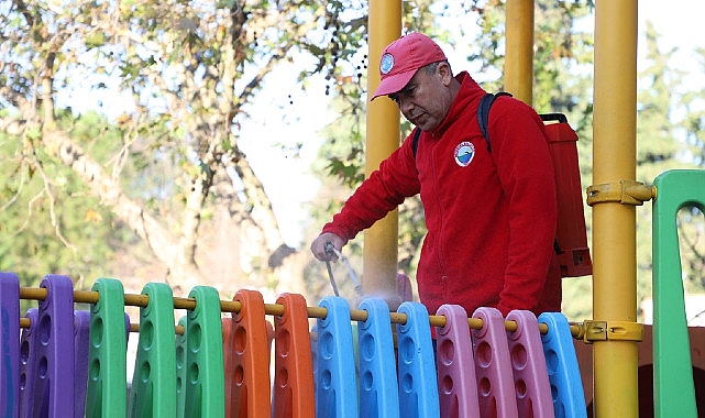 Menderes’te Parklar Dezenfekte Edildi- Haber Şafak