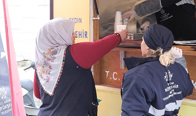 Başkan Çerçioğlu vatandaşlara ve pazarcı esnafına sıcak çorba ikramına devam ediyor- Haber Şafak