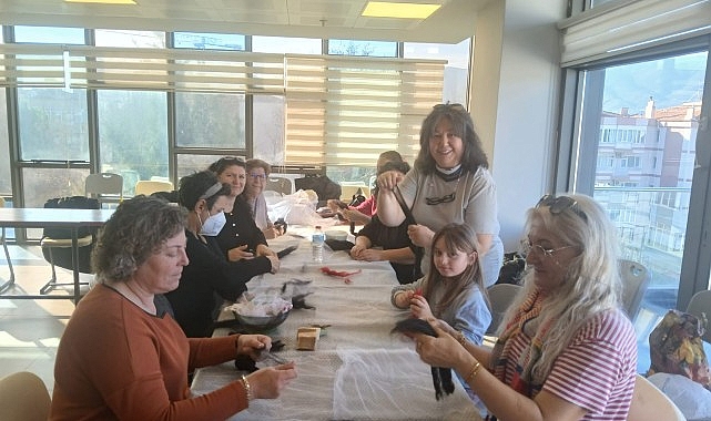 Efes Selçuk’ta Ücretsiz Meslek Kursları Kadınların Yoğun Katılımıyla Başladı- Haber Şafak