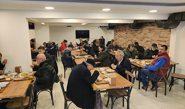 Kemalpaşa Belediyesi tarafından hayata geçirilen Kent Lokantası, vatandaşlar tarafından yoğun ilgi görüyor- Haber Şafak