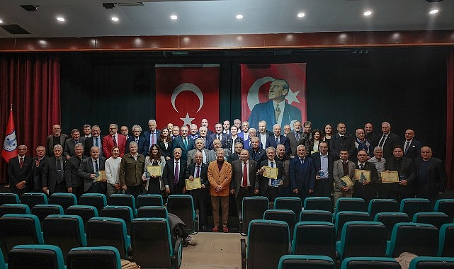 Konak’ta vefa gecesi: Spora emek verenler ödüllendirildi- Haber Şafak