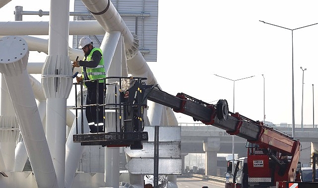 Solaklar Kavşağı’nda 120 tonluk dev montaj- Haber Şafak
