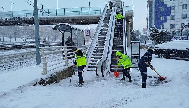 Büyükşehir 12 ilçede, tüm gücüyle sahada- Haber Şafak