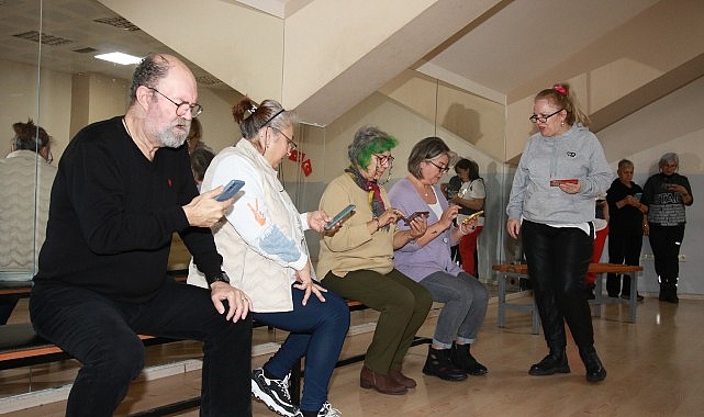 “Hayatın içindeyim” ile hayaller gerçek oluyor;  Büyüklerimiz, tiyatroda hünerlerini sergileyecek- Haber Şafak