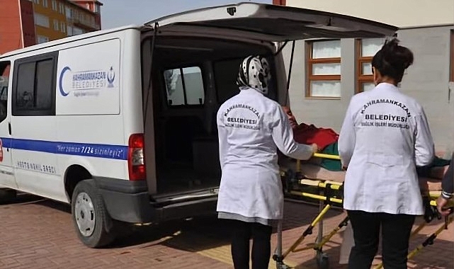 Kahramankazan Belediyesi’nin gönüllere dokunan hasta nakil aracı hizmeti, sağlıkta erişimi kolaylaştırmaya devam ediyor.- Haber Şafak