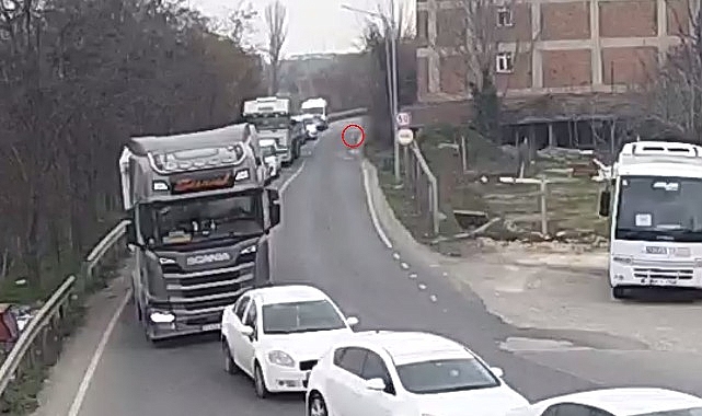 TIR’ın camından çöp attı kameralardan kaçamadı! “Lüleburgaz Belediyesi’nden çevreyi kirletenlere karşı tavizsiz mücadele”- Haber Şafak