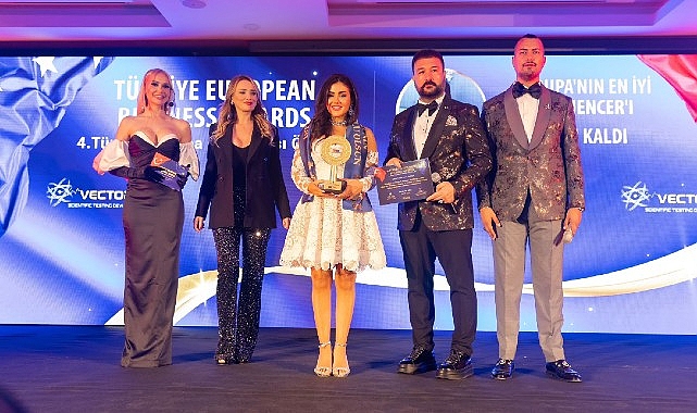 Avrupa’da Türk Gururu: Arzu Kaldı, “Avrupa’nın En İyi Influencer’ı” Seçildi!- Haber Şafak