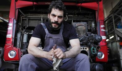 Akın Akınözü ‘Veliaht’taki Karakteri İçin Araba Tamirhanesine Girdi!- Haber Şafak