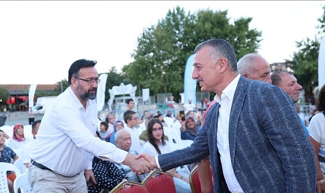 Başkan Büyükakın, kazanı açtı, ilk helvaları dağıttı- Haber Şafak
