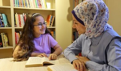 Bucalı Avşin Cumhuriyet Kütüphanesi ile hayaline yürüyor- Haber Şafak