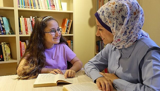 Bucalı Avşin Cumhuriyet Kütüphanesi ile hayaline yürüyor- Haber Şafak