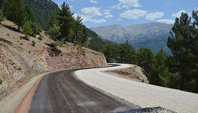 Büyükşehir’in kırsalda yol atağı sürüyor- Haber Şafak