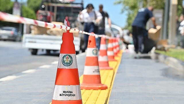 Görme Engelliler için Hissedilebilir Zemin Uygulaması Sürüyor- Haber Şafak