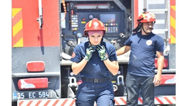 İzmir İtfaiyesi Çeşme’nin dört bir yanında görev başında- Haber Şafak