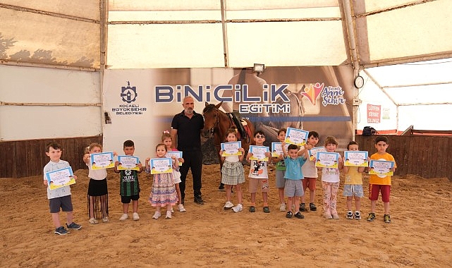 Minik biniciler at sevgisiyle büyüyor- Haber Şafak