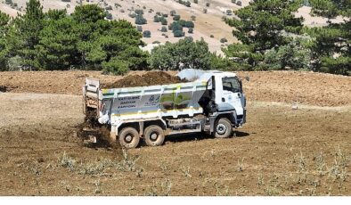 Selçuklu Belediyesi Üreticilere Kamyon Üzeri Gübre Dağıtım Makinesi ile Kolaylık Sağlıyor- Haber Şafak