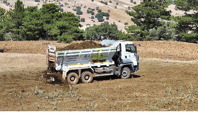 Selçuklu Belediyesi Üreticilere Kamyon Üzeri Gübre Dağıtım Makinesi ile Kolaylık Sağlıyor- Haber Şafak