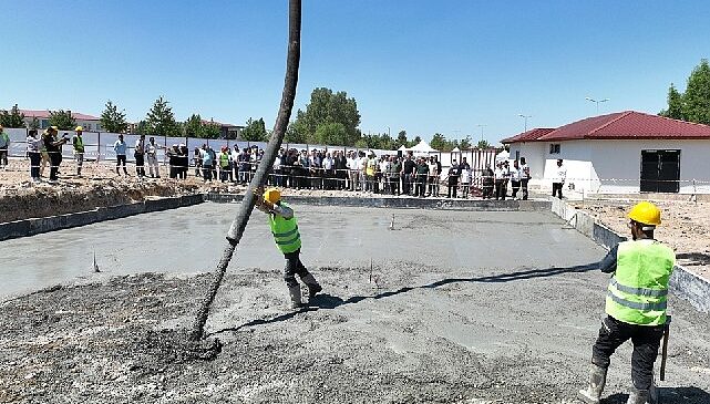Sıcak Çermik’te kadın ve erkek havuzlar için ilk beton atıldı- Haber Şafak