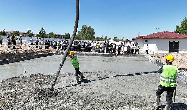 Sıcak Çermik’te kadın ve erkek havuzlar için ilk beton atıldı- Haber Şafak