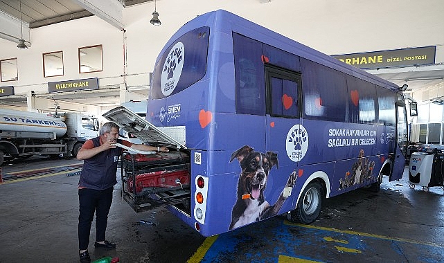 Üsküdar Belediyesi, İzmir’deki yangına müdahaleye destek amacıyla bölgeye gitti.- Haber Şafak