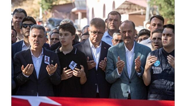 Yangının kahraman şehidi son yolculuğuna uğurlandı- Haber Şafak