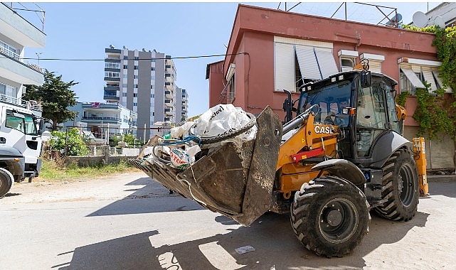 Yenişehir Belediyesi “çöp ev” niteliğindeki meskenden 10 kamyon çöp çıkardı- Haber Şafak