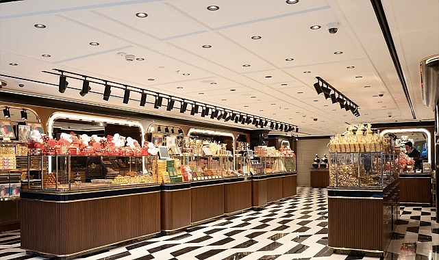 Şekerci Cafer Erol Ortaköy’de Yeni Mağazasını Açtı