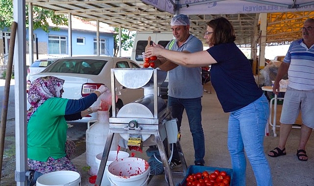 Ayvalık’ta Kadınlar İçin Ücretsiz Salça Makinesi Hizmeti Başlıyor