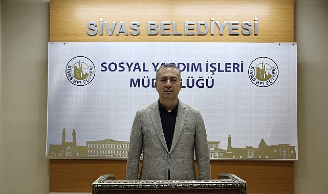Sivas Belediyesi’nden Öğrencilere 1.500 TL Kırtasiye Desteği

 Sivas Belediyesi Eğitime Destek Oluyor

Sivas Belediyesi, dar gelirli ailelerin çocuklarına eğitim desteği sağlamak amacıyla yeni bir proje başlattı. Temel eğitim ve ortaöğretim öğrencilerine yönelik nakit kırtasiye yardımı için başvurular 7 Ağustos 2025’te başlayacak. Belediye Başkanı Dr. Adem Uzun, bu yıl öğrencilere 1.500 TL tutarında destek verileceğini açıkladı.

 Başvuru Süreci ve Detaylar

Başkan Uzun, başvuruların 7 Ağustos 2025 Perşembe günü başlayıp 12 Ağustos 2025 Salı günü sona ereceğini belirtti. Aileler, Sivas Belediyesi’nin internet sitesindeki sosyal destek bölümünden online başvuru yapabilecek. [EXTERNAL_LINK_X] Başvurular, Sosyal Yardım İşleri Müdürlüğü tarafından değerlendirilecek ve uygun görülen öğrencilere destek tutarı 8 Eylül 2025’te Gülkart hesaplarına yatırılacak.

 Yerel Esnafa da Katkı Sağlanacak

Aileler, hesaplarına yatan parayı şehirdeki yerel kırtasiyecilerden harcayabilecek. Bu sayede hem öğrencilerin eğitim ihtiyaçları karşılanacak hem de yerel ekonomiye katkı sağlanacak. [IMAGE_PLACEHOLDER_X] Başkan Uzun, “Yeni eğitim öğretim yılının hayırlı olmasını diliyor, tüm öğrencilerimize başarılar diliyorum” dedi.

Proje, dar gelirli ailelerin eğitim masraflarını hafifletmeyi ve öğrencilerin okula daha iyi hazırlanmasını hedefliyor. Başvurular için detaylı bilgiye Sivas Belediyesi’nin resmi internet sitesinden ulaşılabilir.