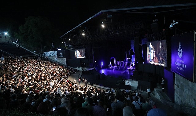 Haldun Taner’in Kült Oyunu Açık Havada Seyirci Rekoru Kırıyor
