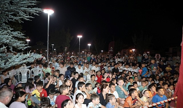 İnegöllü Minikler Karagöz ile Eğlenerek Öğrendi