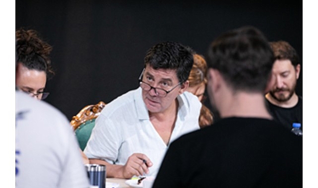 İzmir Şehir Tiyatroları’ndan Yeni Sezonda “Cadı Kazanı” Vurgusu