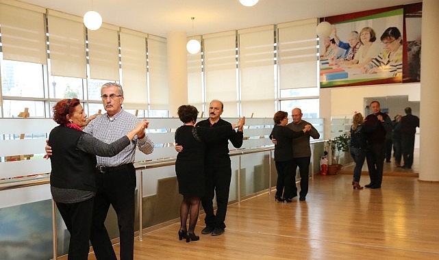 Karşıyaka’da Ücretsiz Salon Dansları Kursu Başlıyor