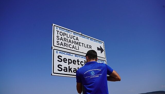 Kocaeli’de Trafik Güvenliği İçin 4 Bin Yeni Levha