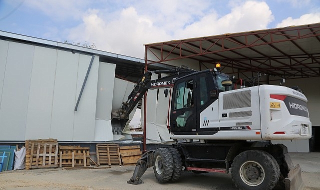 Nilüfer’de kaçak iki iş yeri yıkıldı – Haber Şafak